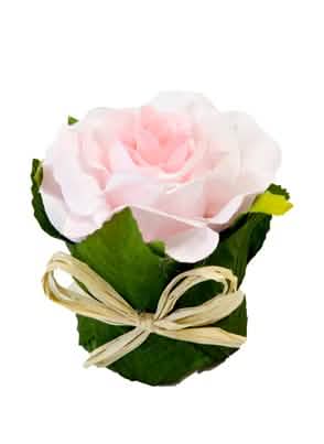 cor de rosa num vaso em folhagem decoração campestre para mesa cor de rosa com laço em ráfia