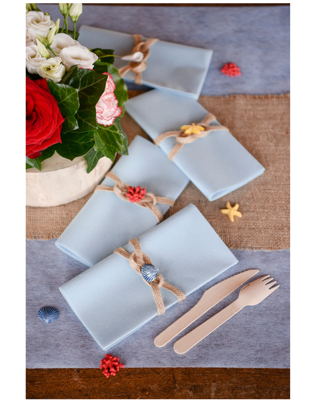 Utilisation en ronds de serviettes du ruban en toile de jute bohème pour décoration naturel