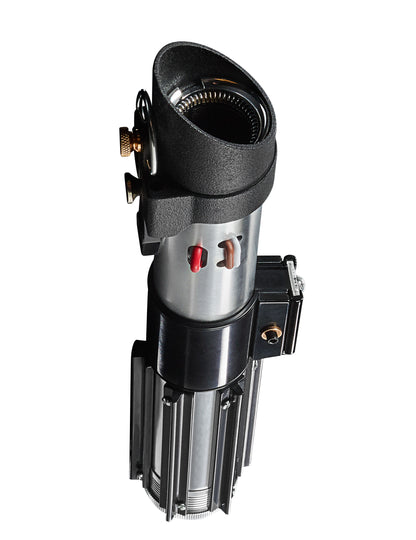 Gros plan sur la poignée du Sabre laser Collector luxe Dark Vador Star Wars