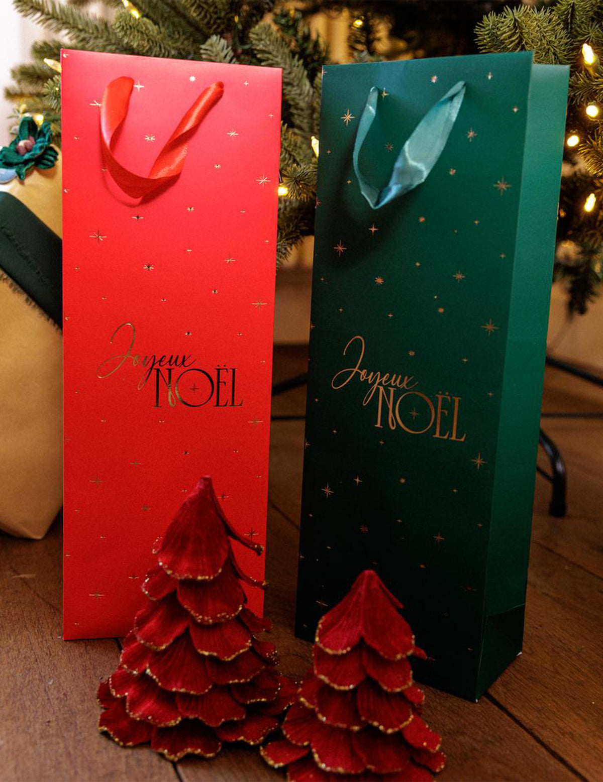 Árvore de Natal veludo vermelho e dourado 12 x 16 cm
