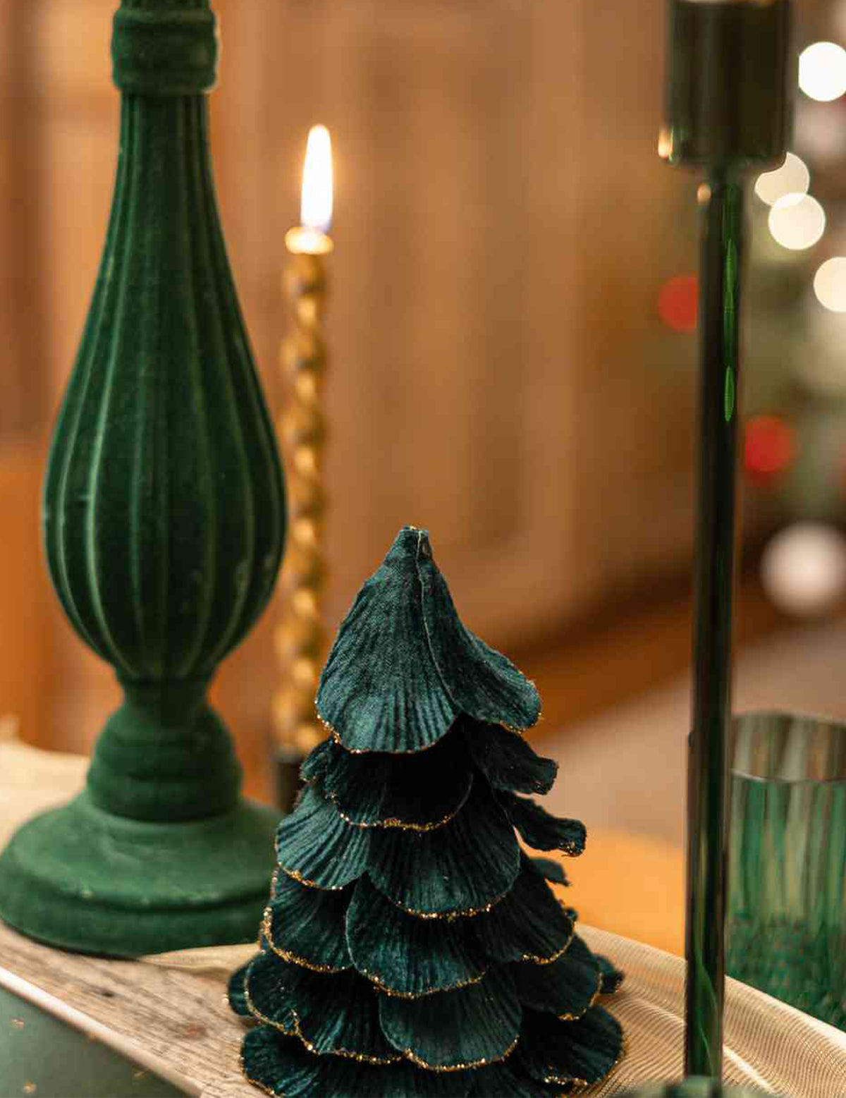 Árvore de Natal de veludo verde escuro e dourado 12 x 16 cm