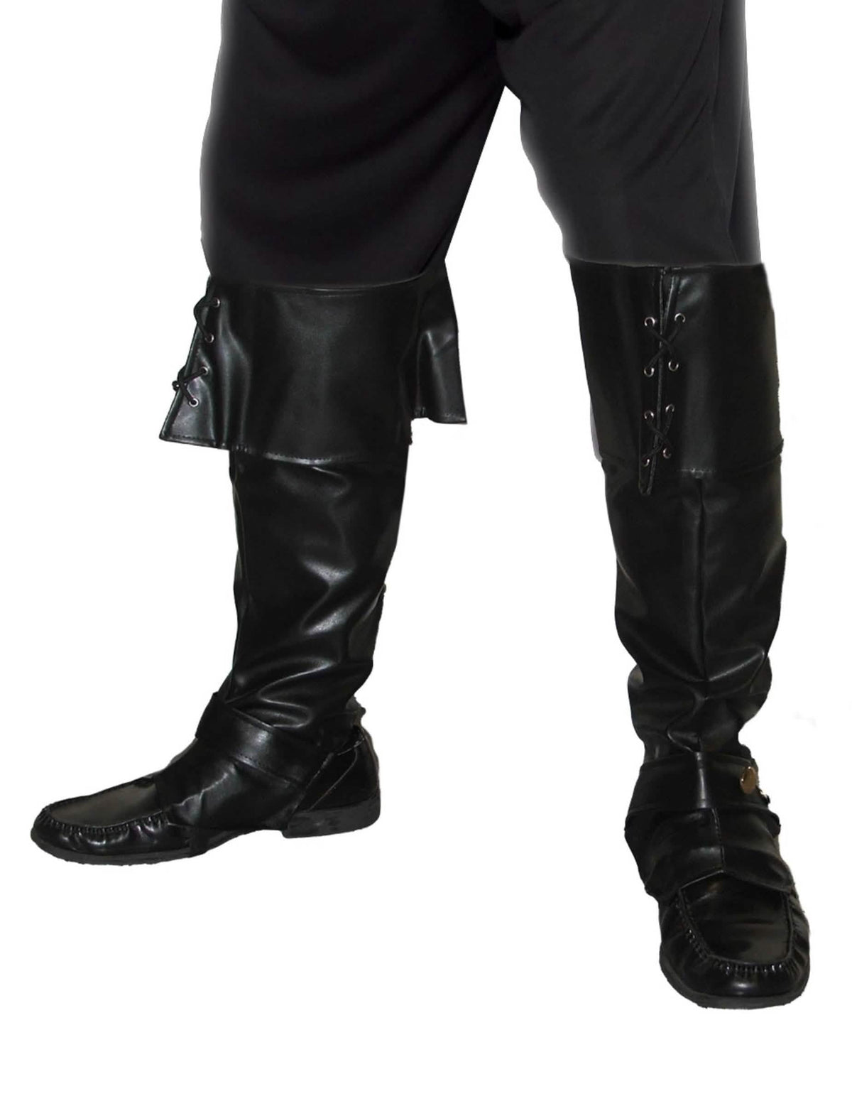 Détail des lacets et de la lanière des sur-bottes simili cuir lacets et lanière cloutée pour adulte noire