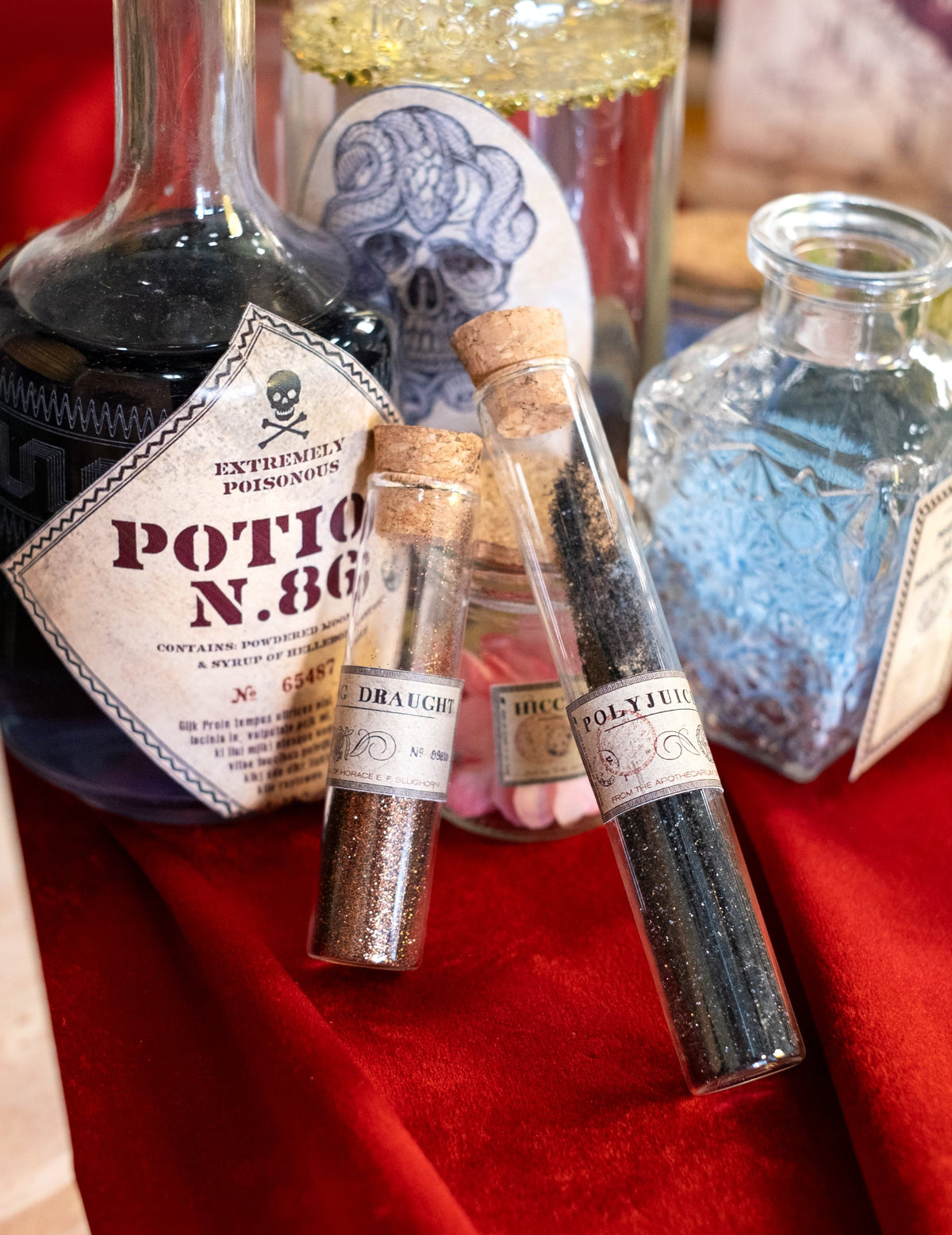 Détail des potions de sorcier et des étiquettes du tube éprouvette en verre pour décoration