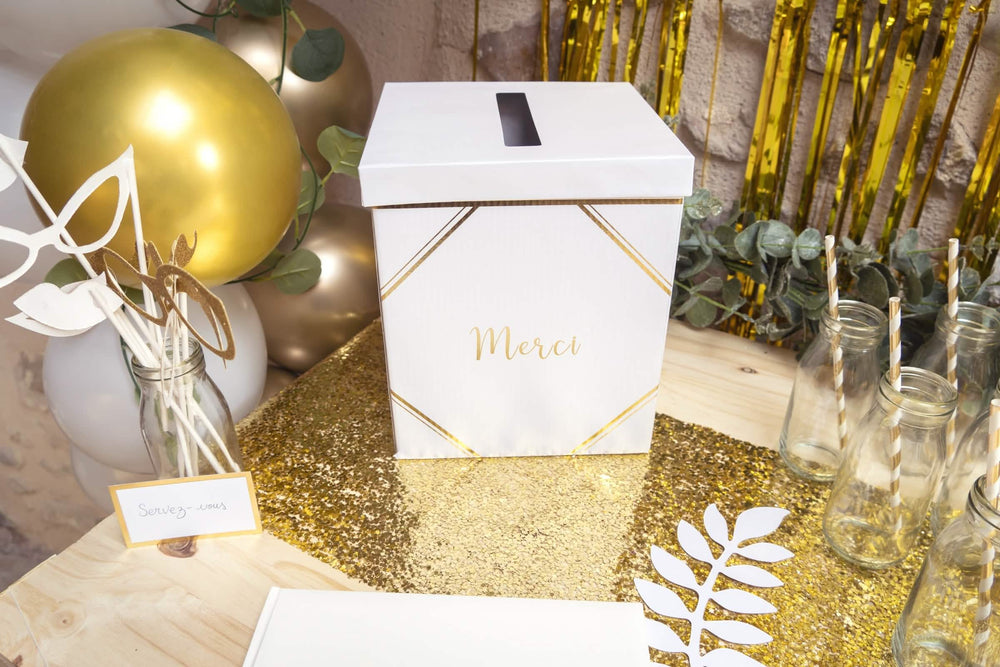 Encenação de mesa de festa da urna em cartão obrigado para casamento